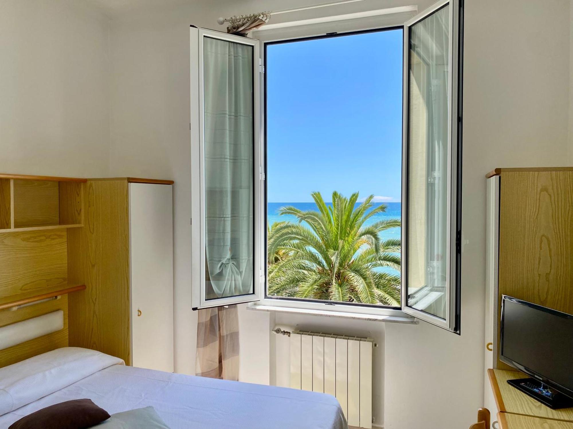 Hotel Gambone Finale Ligure Exterior foto